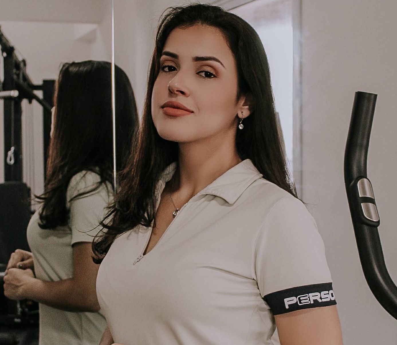 Viviane Gonzalez, personal trainer, na academia